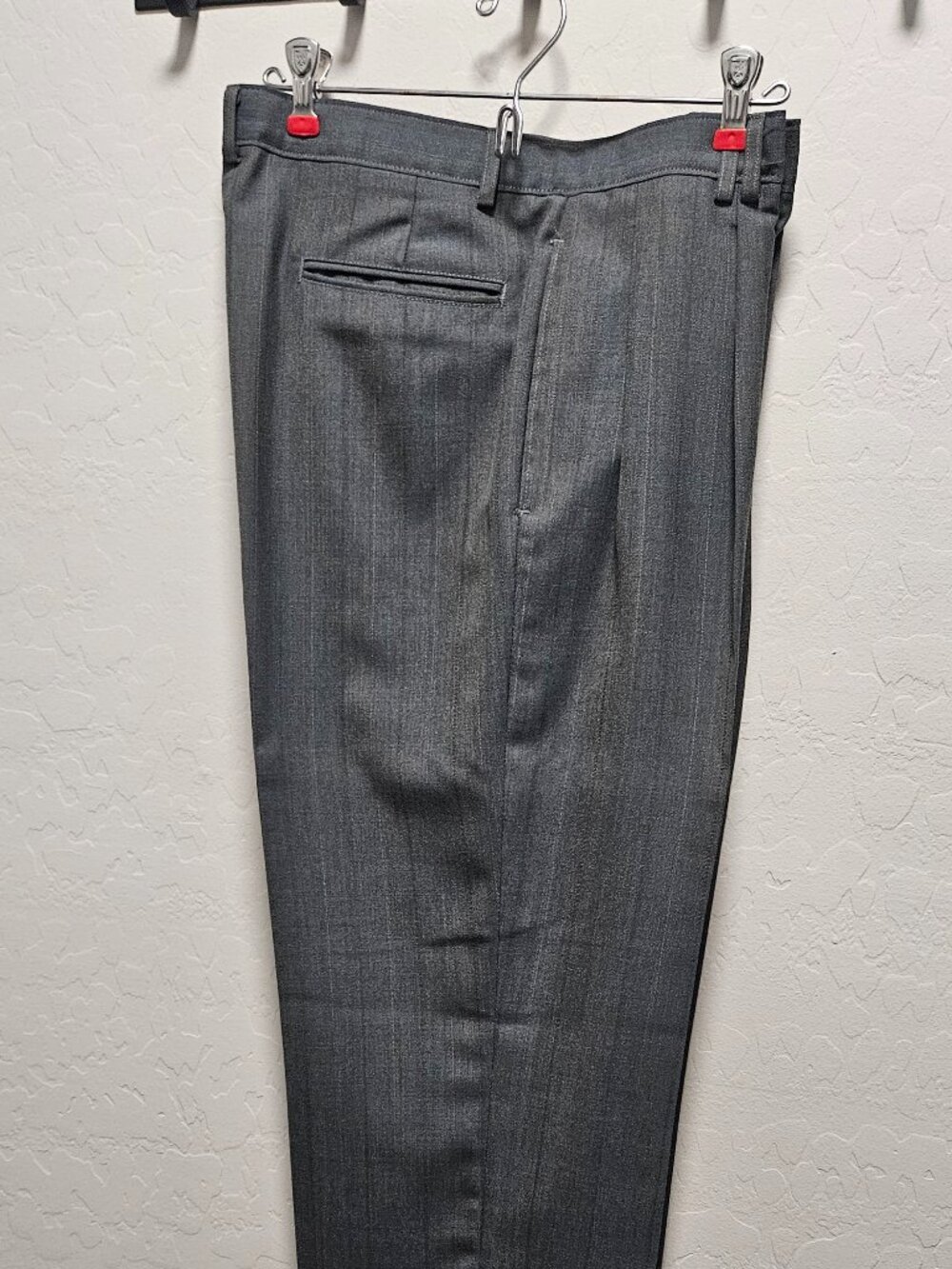 Gallery Softwear Men's Gray Pinstriped Dress Pants Size 34x32